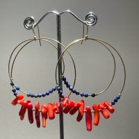 Boucles d’oreille / Earring – « Hoops’y » Lapis lazuli et Corail