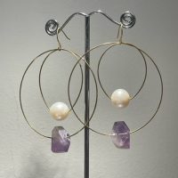 Boucles d’oreille / Earring – « Hoops’y » Perles et Améthyste