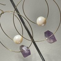 Boucles d’oreille / Earring – « Hoops’y » Perles et Améthyste